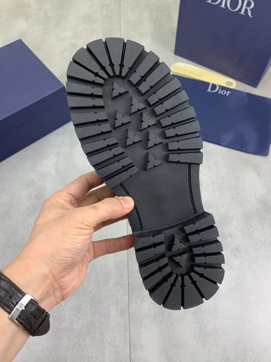 Men's shoes P520 💰【New style】Water-dyed cow lining Original order quality Dior —🆘.Dior Original order purchase, high-end leather shoes, fabric: Made of Italian imported color rubbed wrinkled cowhide➕Water-dyed cow lining/cowhide lining➕Specially available original combination outsole, fine workmanship, real shot🎬Size: 38-45 (with full set of packaging) Color: 3️⃣ colors available